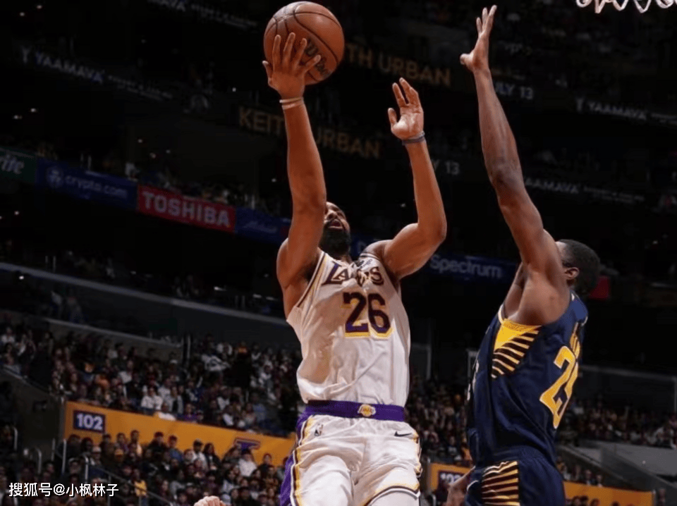 开云手机-浓眉哥重返赛场,出色防守首场状态出色,中国队观众沸腾!-开云手机